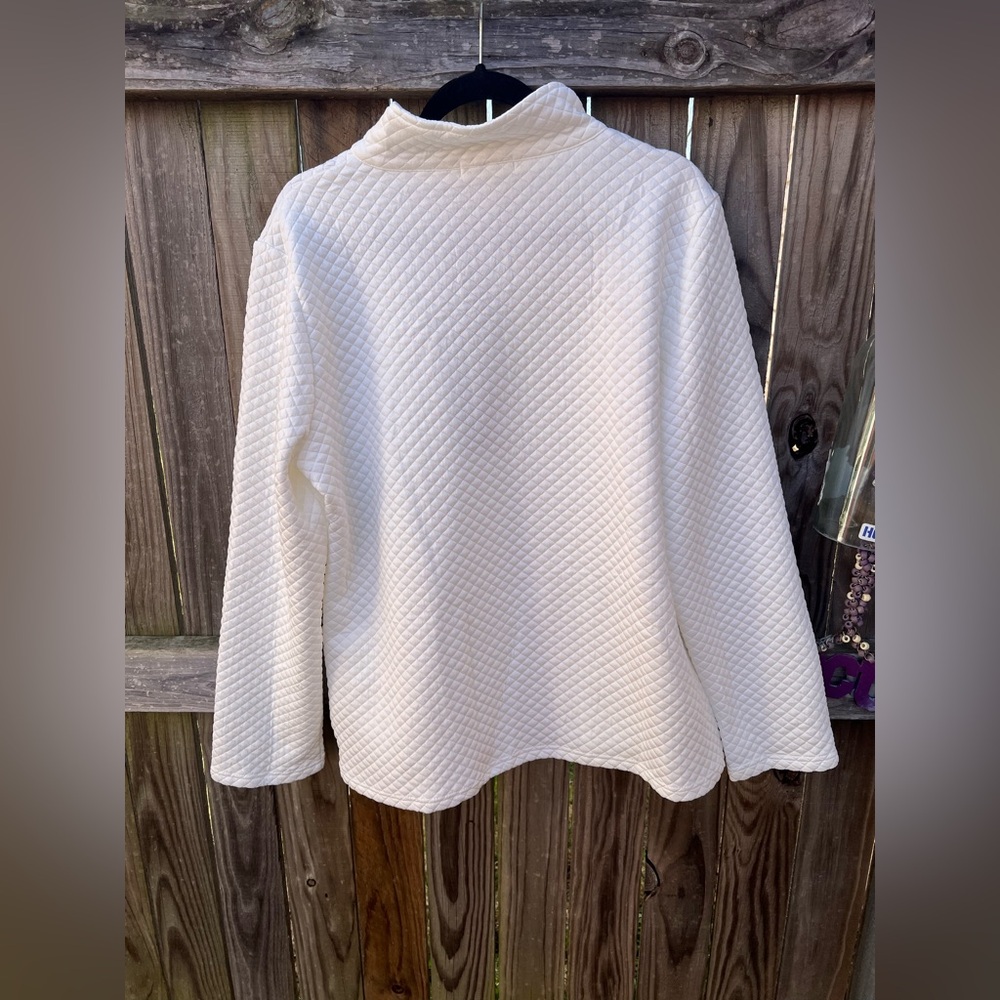 👗 BTFBM White Quilted Pullover with Brown Accents - Picture 3 of 9